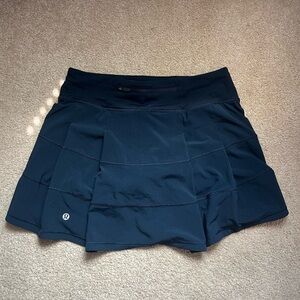 Lululemon skirt navy size 4